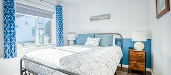 T05 - Dinghy @ Trollers Lodge