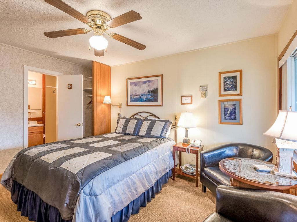 Wifi, roba de llit i habitacions accessibles amb cadira de rodes 