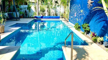 Piscine extérieure, piscine chauffée