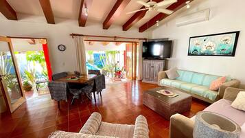 TV connectée, livres, imprimantes