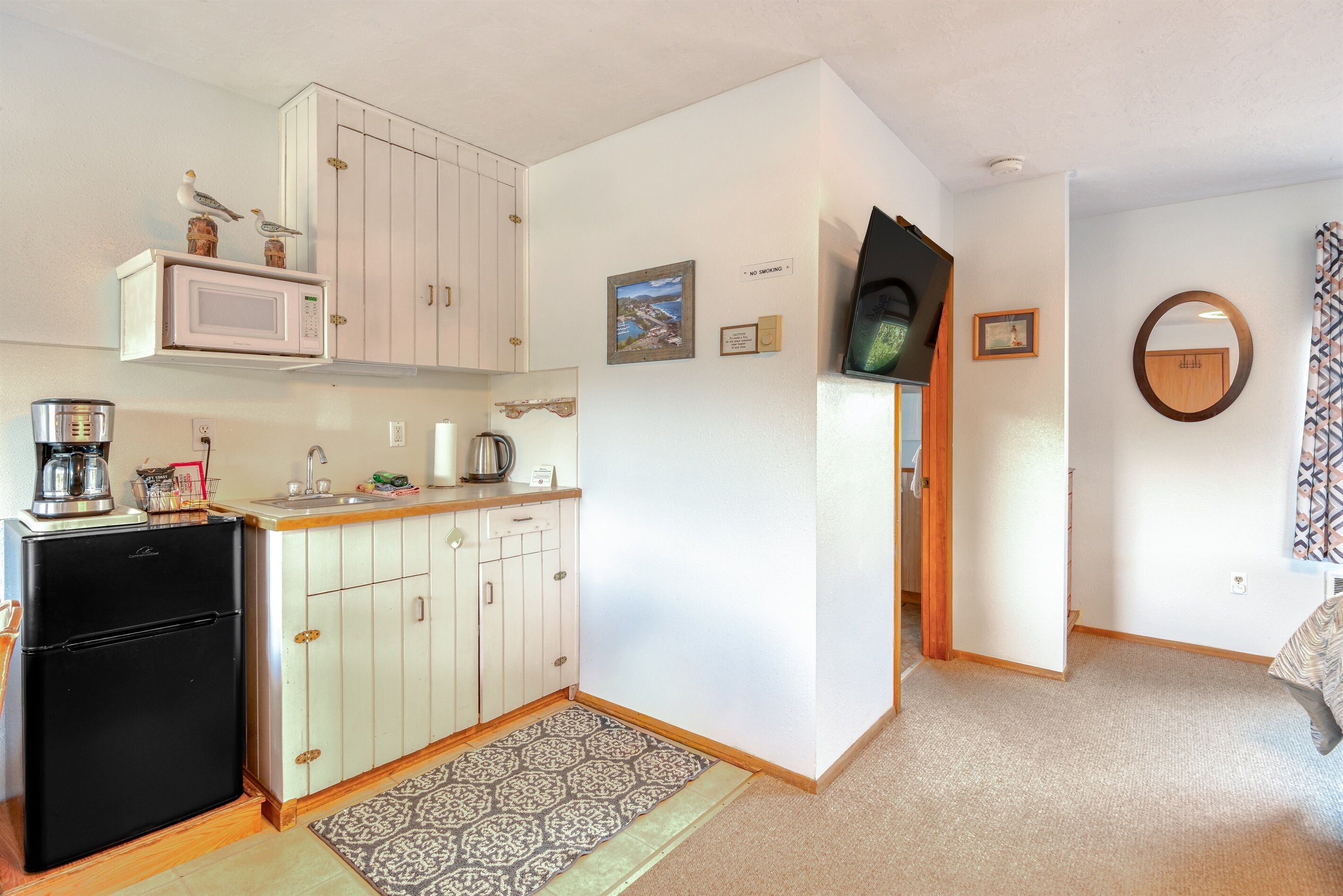 Frigorifero, microonde, macchina per tè/caffè, tostapane