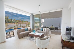 Villa, 3 chambres, piscine privée | Coin séjour