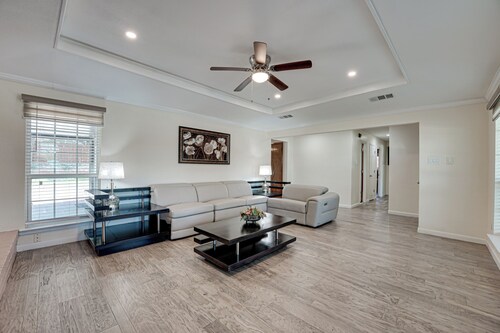 Experience Lake Views at our 4-Bedroom Home near Rowlett/Rockwall