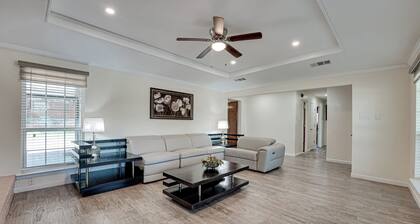 Experience Lake Views at our 4-Bedroom Home near Rowlett/Rockwall