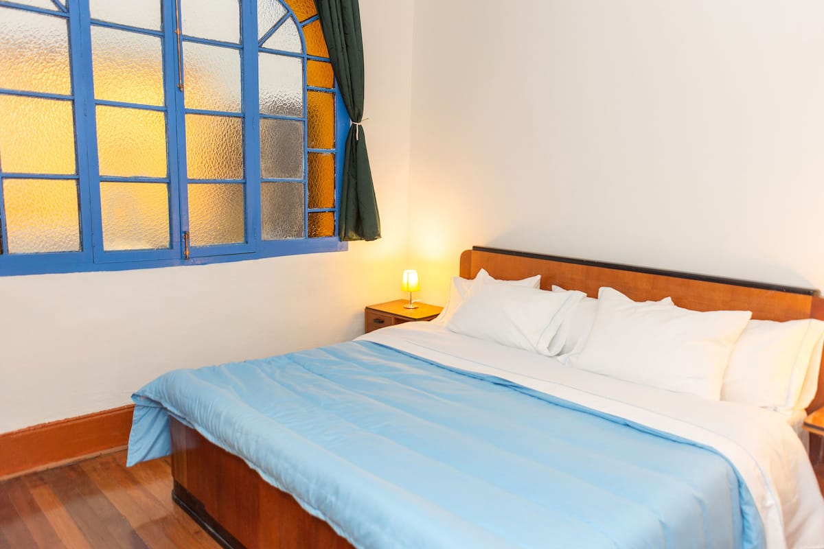 Habitación doble, baño privado | Ropa de cama de alta calidad, wifi gratis y ropa de cama