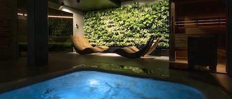 室内 SPA 浴缸