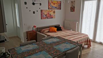 1 chambre, coffres-forts dans les chambres, fer et planche Ă  repasser