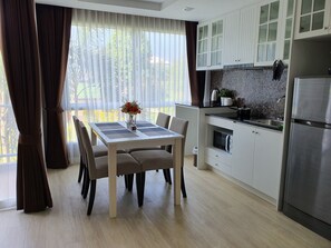 Fridge, microwave, stovetop, electric kettle