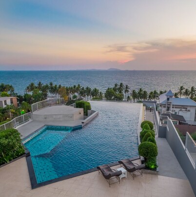 The Exclusive Garden View 1 bedroom suite at Bangsaen