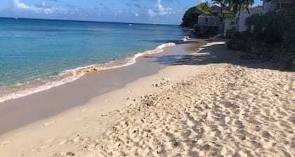 ¡Nuevo apartamento de 1 habitación en Fitts Village a tiro de piedra de la playa!