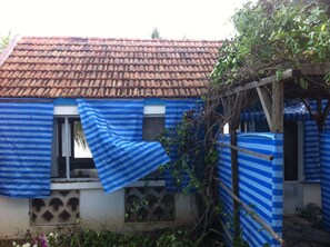 Property grounds - furnished in saint louis (saint louis)