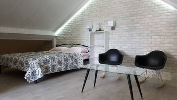 Standard Double Room (Room 4) | In-room safe, desk, laptop workspace, soundproofing