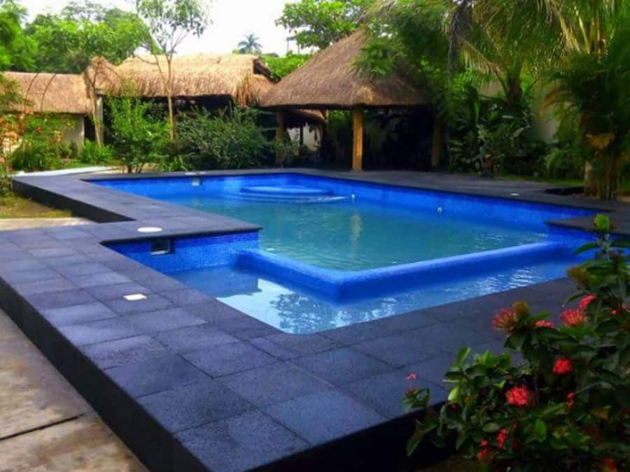 Utendørsbasseng og bassengtelt (inkludert)