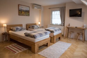 Decoración personalizada, muebles diferentes y escritorio 