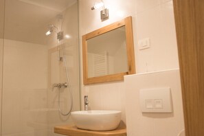 Free toiletries, hair dryer, slippers, towels - Bed & Breakfast Dvorec (Zalec)