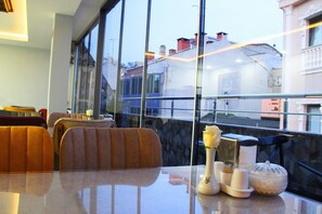 Free daily buffet breakfast - Hamzabey Hotel (Istanbul)