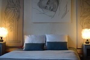 Premium bedding, minibar, individually decorated, individually furnished