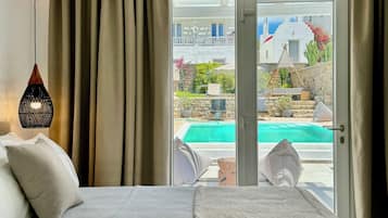 Frette Italian sheets, premium bedding, Select Comfort beds, minibar