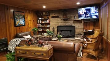 Smart TV, lareira, videogames, DVD player