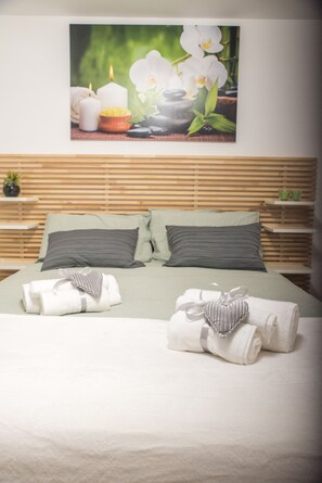 3 habitaciones, caja de seguridad en la habitación y escritorio