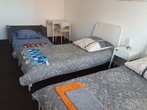 2 bedrooms, iron/ironing board, WiFi