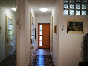 Interni