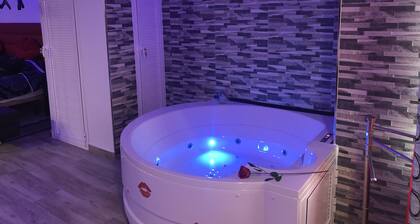 Romanttinen parvi, jossa JACUZZI