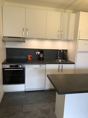 Fridge, microwave, oven, dishwasher