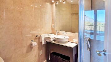 Private Studio | Bathroom | Shower, hair dryer, towels, soap