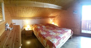 3 Schlafzimmer, BĂŒgeleisen/BĂŒgelbrett, WLAN, BettwĂ€sche