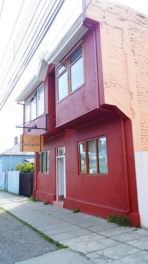 Front of property - Haiken Hostal (Punta Arenas)