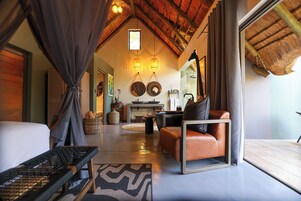 Honeymoon Suite | Rúmföt af bestu gerð, sérhannaðar innréttingar, sérvalin húsgögn