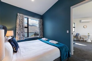 Private 1 Bedroom Apartment | 1 bedroom, iron/ironing board, free WiFi, bed sheets - Modern One Bedroom Apartment with Lake View (Queenstown)