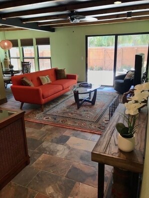 Smart-TV og stereoanlegg