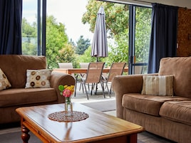 Televisión de pantalla plana, reproductor de DVD