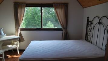 3 bedrooms, iron/ironing board, WiFi