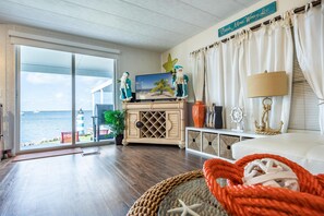 Living area - Water Front Sunset View Home (Key Largo)