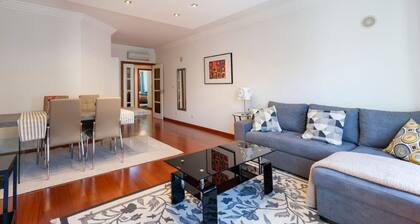 Luxury Modern Two Bedroom Apartment with Lift, center lisbon
