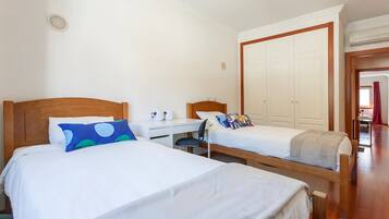 2 bedrooms, iron/ironing board, WiFi, wheelchair access