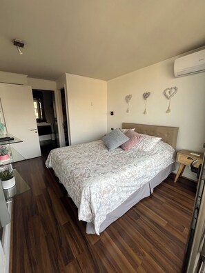 1 bedroom, iron/ironing board, WiFi, bed sheets - The department is two blocks away from Manquehue metro station (Santiago de chile)
