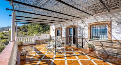 Cozy home in Frigiliana