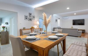Dining - 3 Bedroom Villa in Pula (Pula)