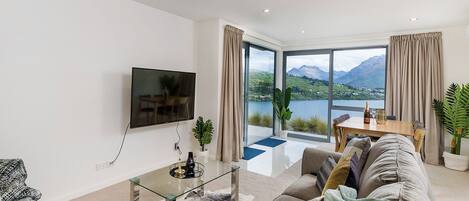 Lägenhet Executive | Vardagsrum | Platt-tv, Netflix och streamingtjänster