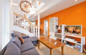 Smart-TV, Kamin, DVD-Player