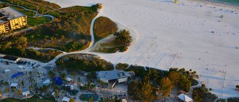 Solstolar och strandhanddukar