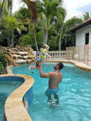 Piscine extérieure, piscine chauffée