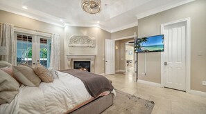 4 bedrooms, desk, iron/ironing board, travel crib