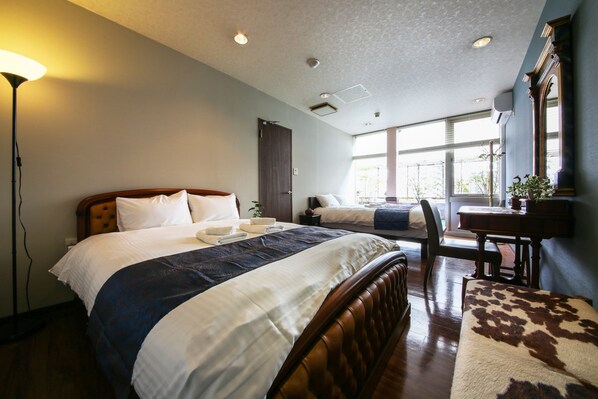 Privately Reserved for 7th Floor | 2 bedrooms, free WiFi, bed sheets - Hotel Tokyo Yumemachi (Tokyo)