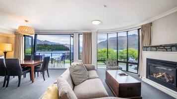 Deluxe appartement | Woonruimte | Flatscreentelevisie