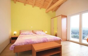 4 bedrooms, in-room safe, iron/ironing board, free WiFi - Stone villa in the Dalmatian style and Mediterranean charm. (Primošten)